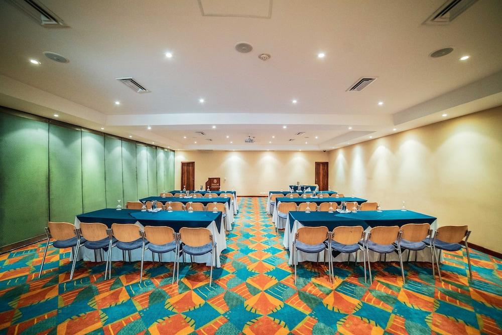 Estelar Santamar & Centro De Convenciones Hotel 4*